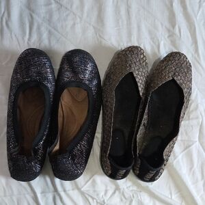 Steve Madden/ Comfortiva Black and Brown/gold Textured Flats